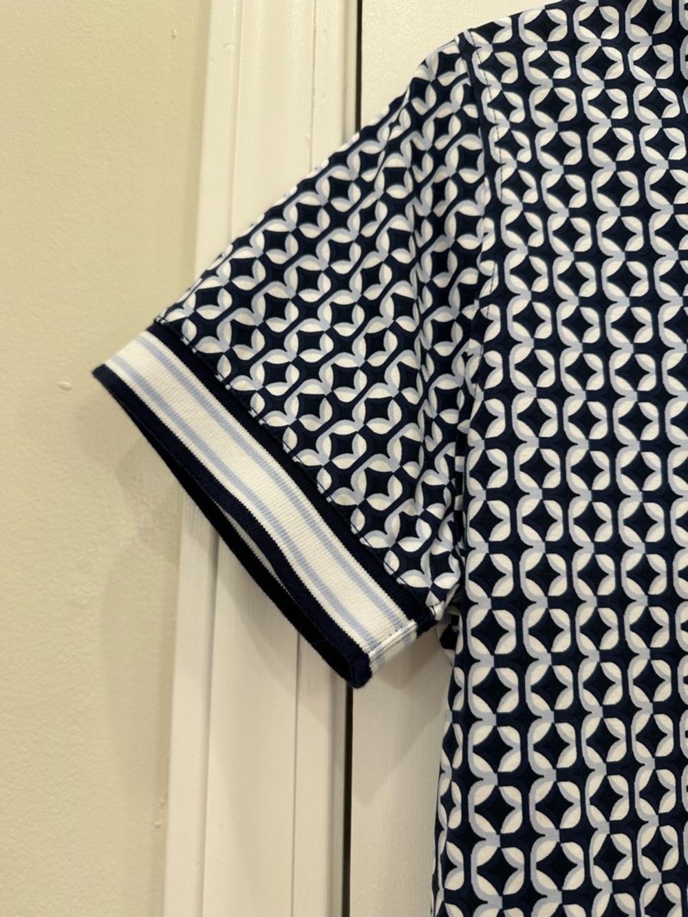 Murano Liquid Luxury Navy and White Geometric Slim Fit Collared Shirt Boys 14/16 - Picture 3 of 9